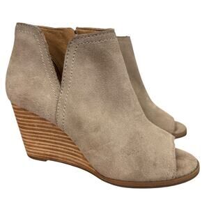 Lucky Brand Jareen Suede Peep Toe Ankle Booties Boots Beige Shoes Womens sz 6